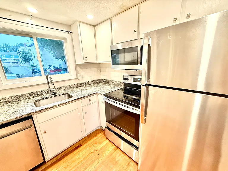 40 Stone St #5R — Photo 5