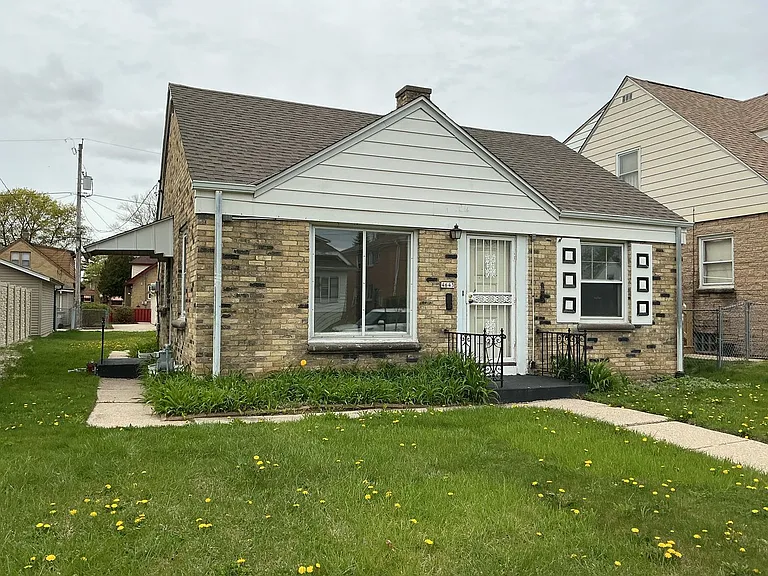 4643 N Parkway Ave — Photo 2
