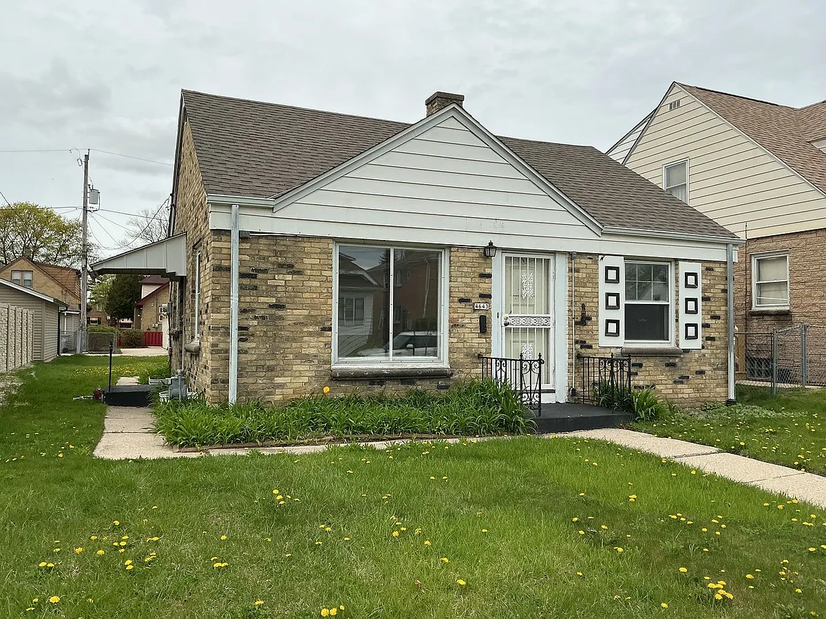 Building Photo - 4643 N Parkway Ave