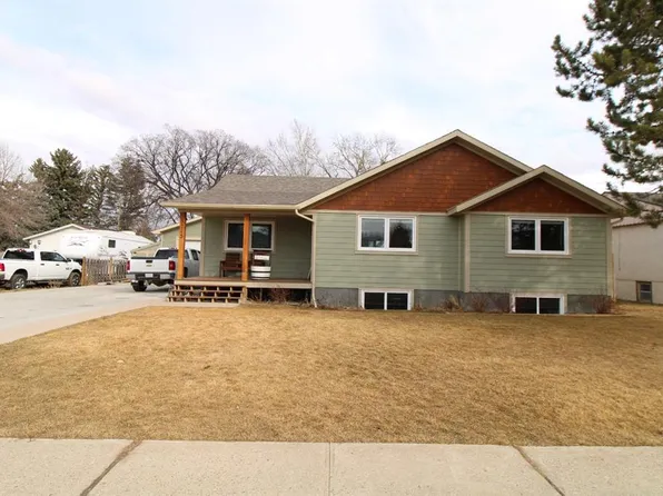 5715 W 56th St, Taber, AB T1G 1L1