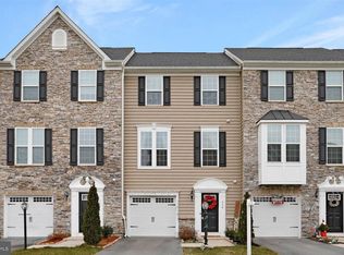114 Chamomile Ct, Lake Frederick, VA 22630