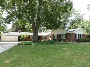 1572 N West St, Galesburg, IL 61401