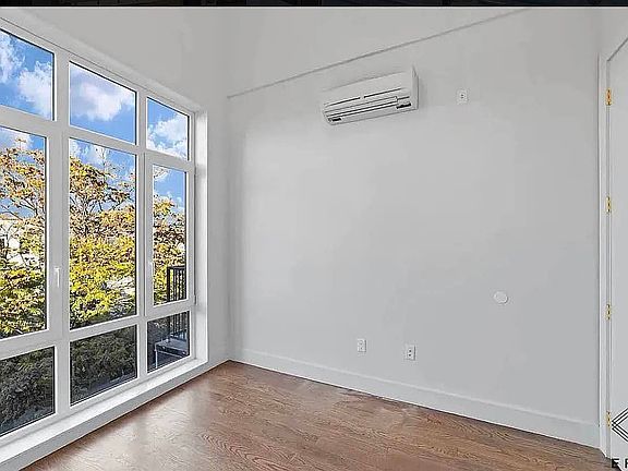 2nd image of 163 Graham Ave #2G