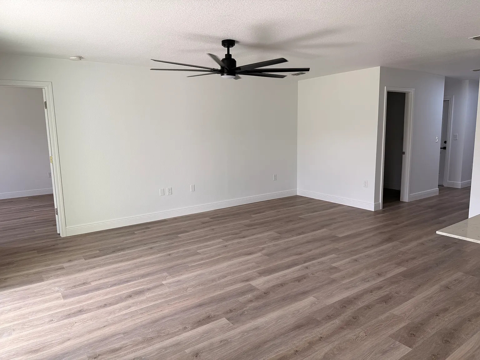4 bed, 1811 sqft, $1,925 — Photo 3