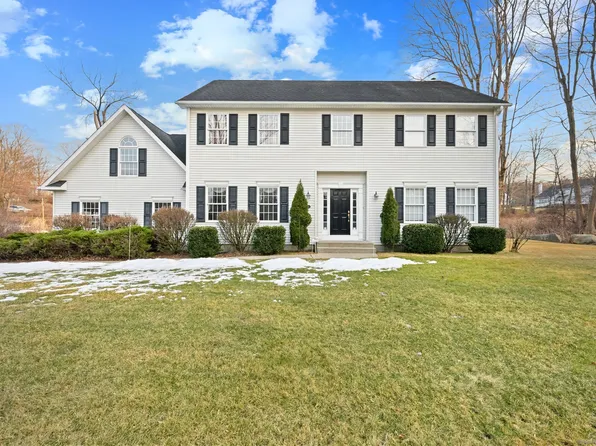4 Middle River Road, Danbury, CT 06810