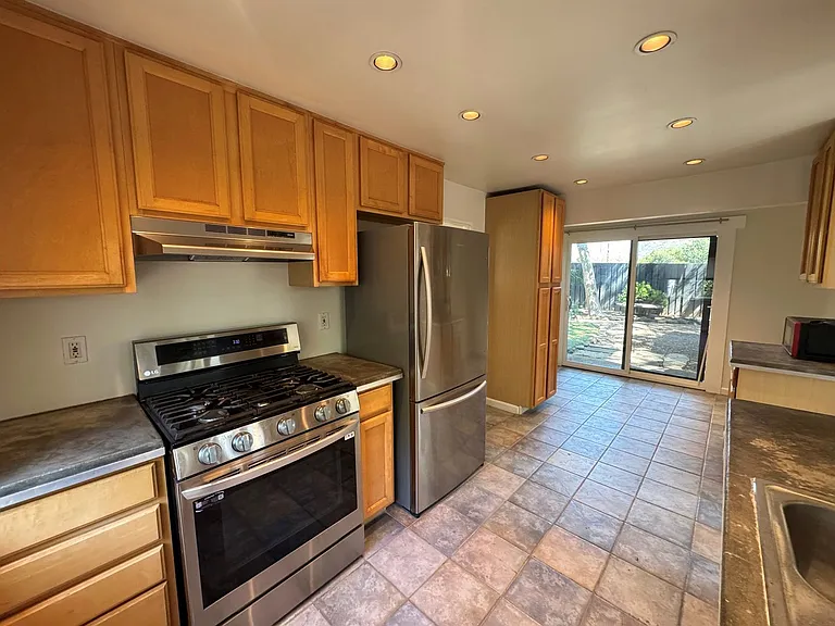 406 S Signal St #A — Photo 9