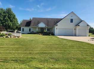 9310 Maple St, New Lothrop, MI 48460