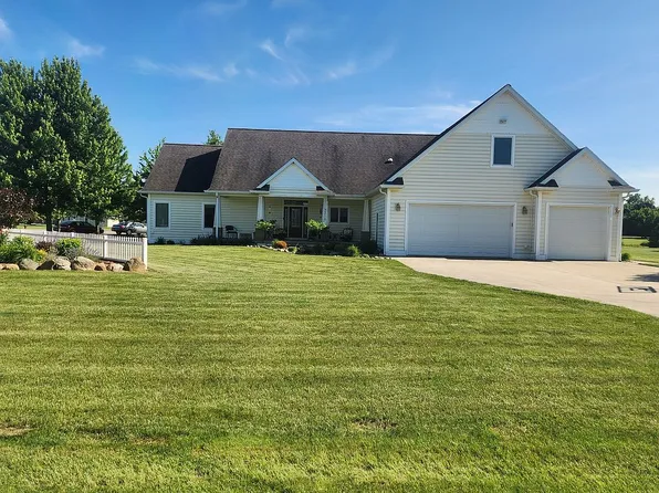 9310 Maple St, New Lothrop, MI 48460