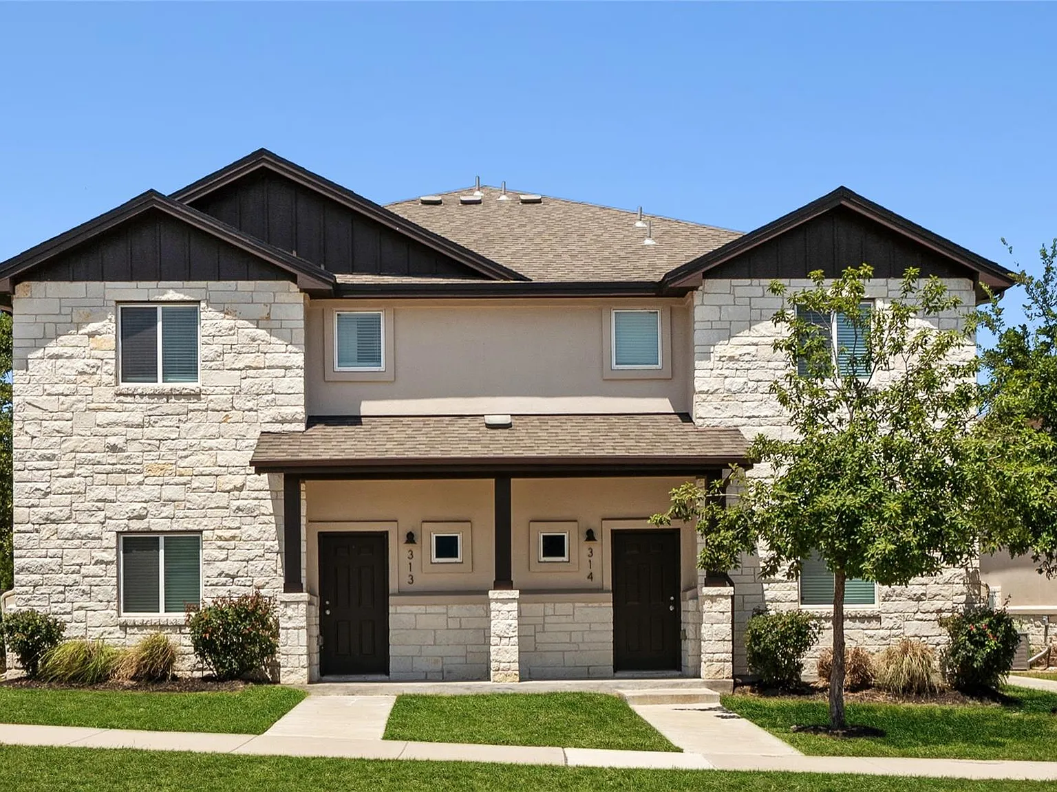2 bed, 2.5 bath, 1084 sqft, $1,500 — Photo 1