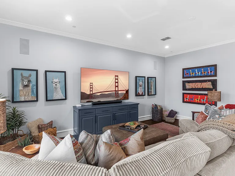 Vibrant and cozy retreat with plenty of seating for the whole group.