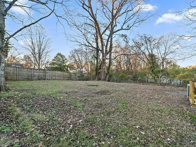 828 Gracey Ave — Photo 6