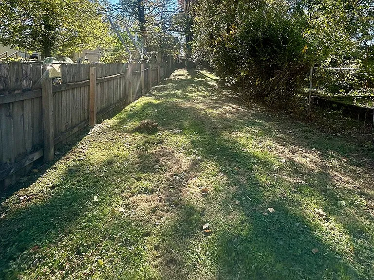 2371 Canby St — Photo 15