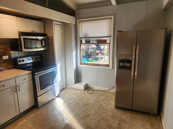 3rd image of 2803 Airport Blvd #B