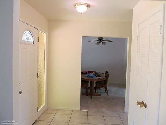 4th image of 880 Willard Ct