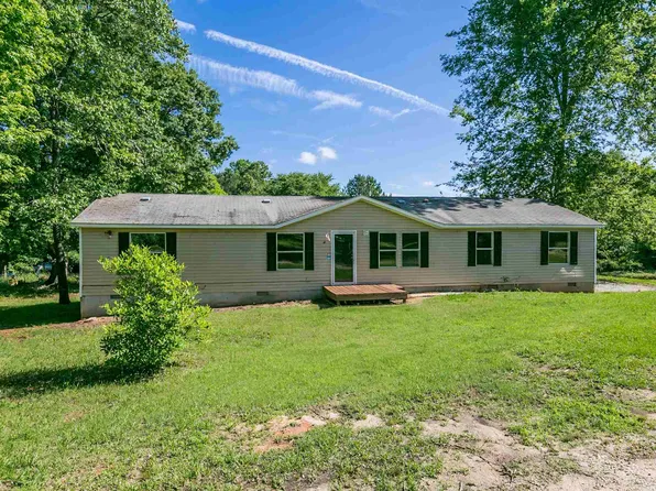 1070 River Woods Dr, Madison, GA 30650