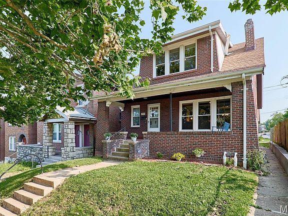 3rd image of 3905 Tholozan Ave