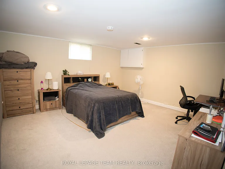 1339 Kilborn Ave — Photo 8