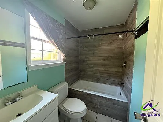 615 Paul St — Photo 5