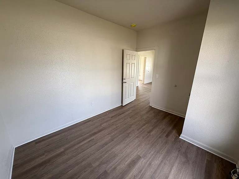 625 Park St — Photo 11