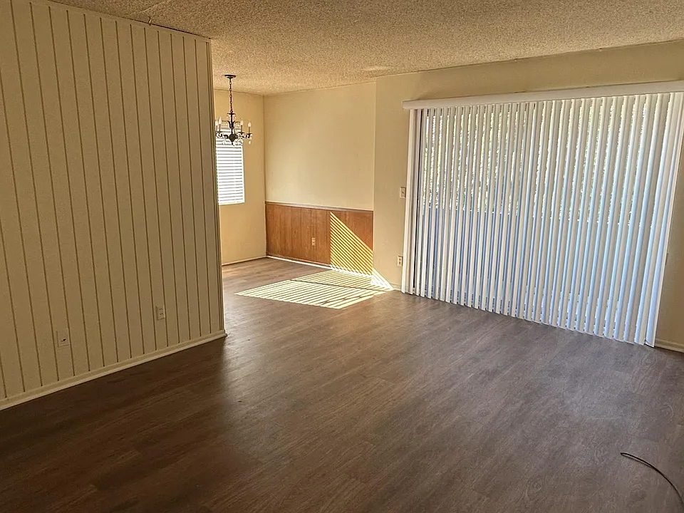 2132 Colby Ave #4