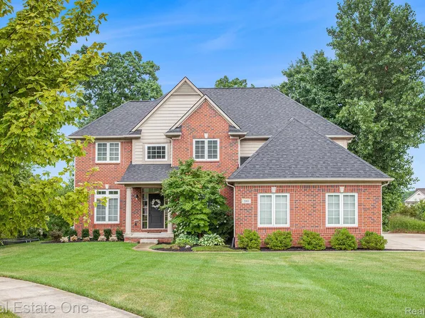 589 Rumson Ct, White Lake, MI 48386