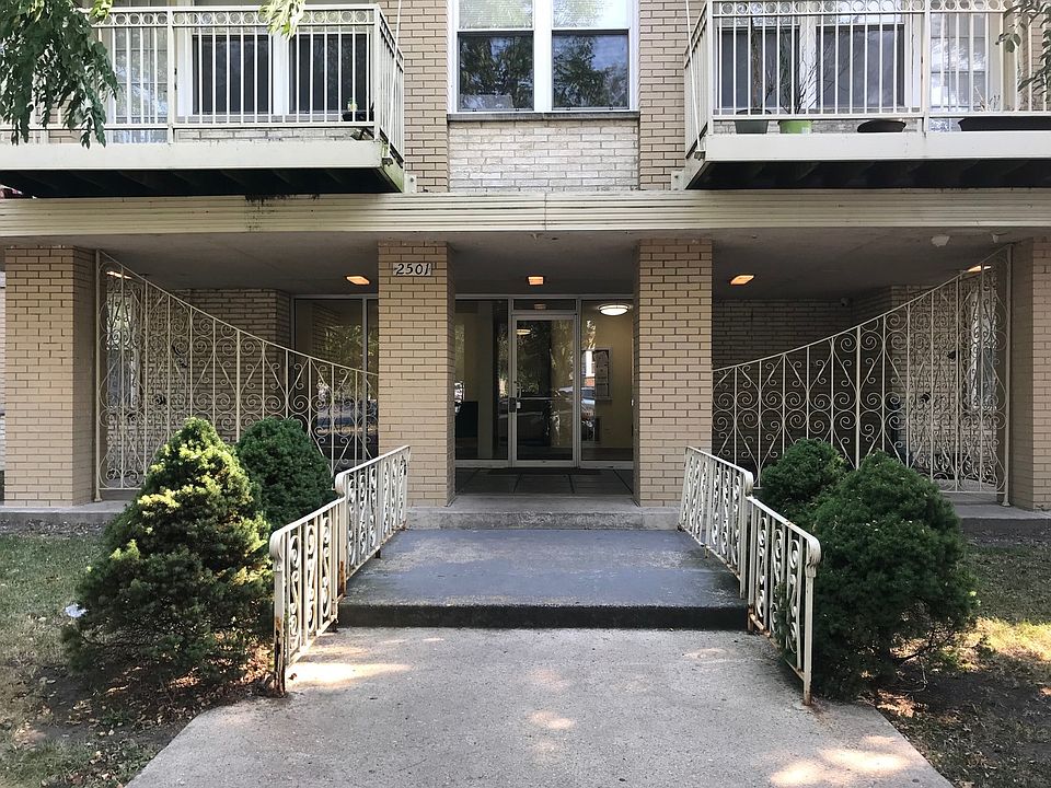 1st image of 2501 W Touhy Ave APT 303