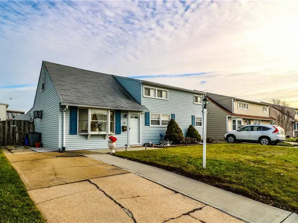 94 Daniel St, Carteret, NJ 07008
