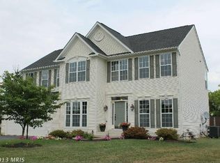 9 Rustling Leaf Pl, Kearneysville, WV 25430