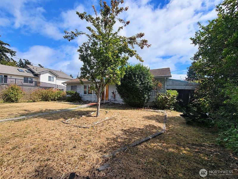 2nd image of 3460 Forest Drive NE