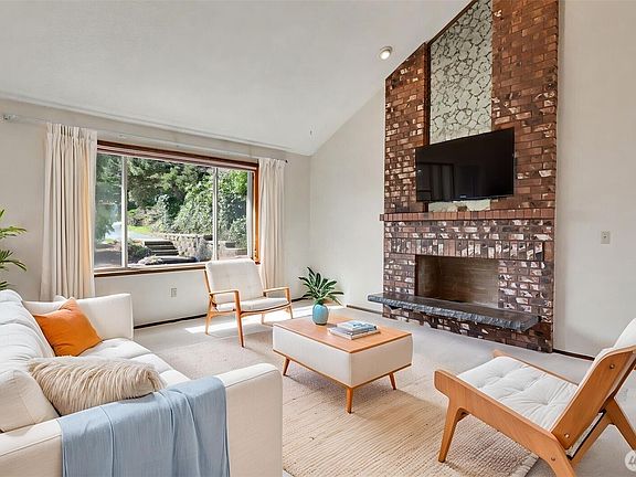 5th image of 8208 S 124th Street