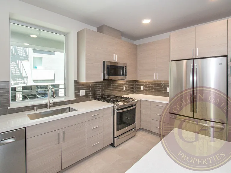 1255 Columbus Ave — Photo 8