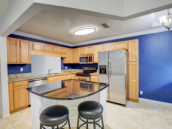 4th image of 3727 Arelia Dr S