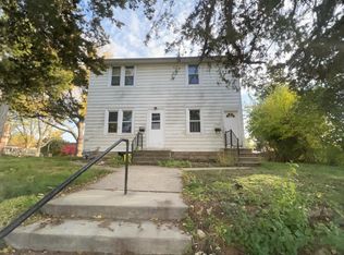 1550 W 3rd St #1, Dubuque, IA 52001
