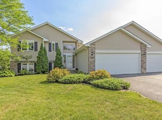 1712 Meadow Ln, Centerville, MN 55038