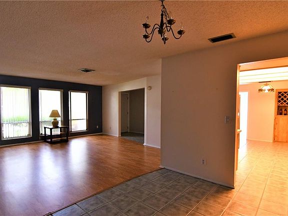 5th image of 4847 Blue Jay Cir