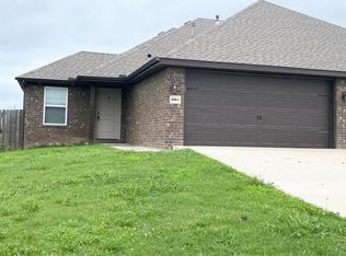 201 Hindman Dr #2, Prairie Grove, AR 72753