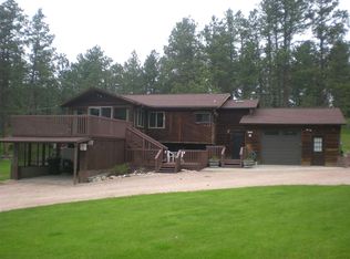 951 Homestead Dr, Custer, SD 57730