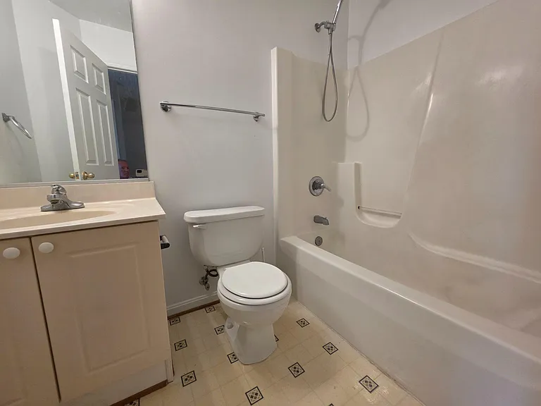 1917 Harpers Ct — Photo 16