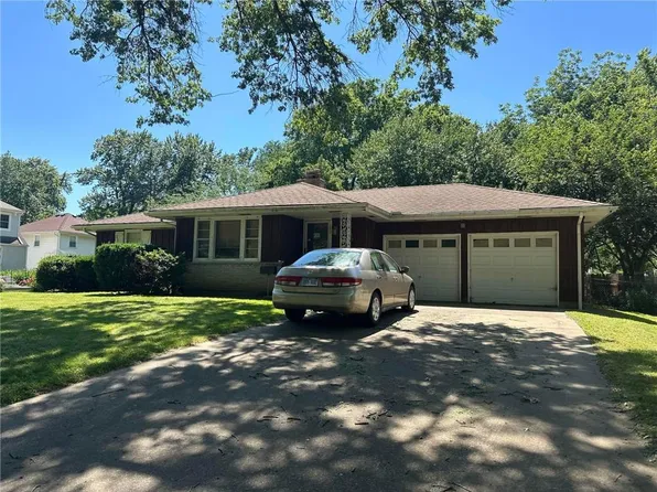 6034 Larsen Ln, Shawnee, KS 66203