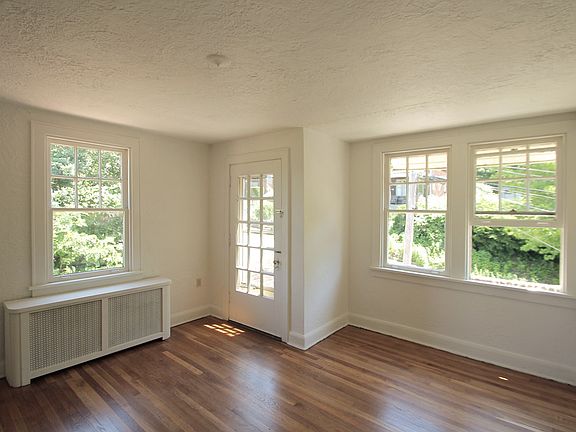 2nd image of 8009 Saint Lawrence Ave