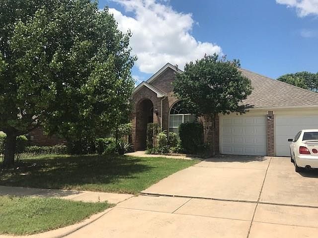 1st image of 210 Lairds Dr