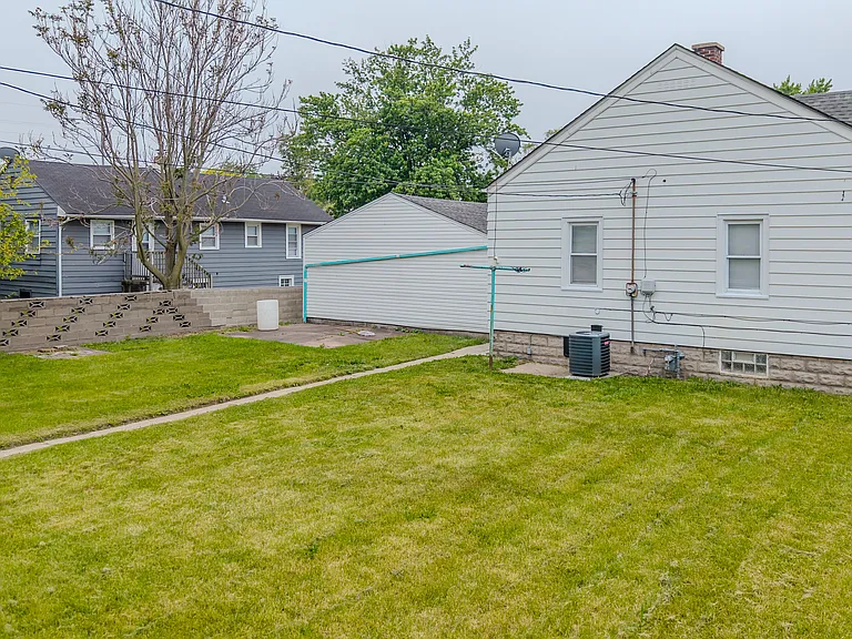 1753 Taft St — Photo 28