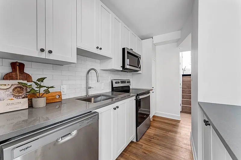 4 bed, 3.0 bath, 1216 sqft, $1,000 — Photo 4