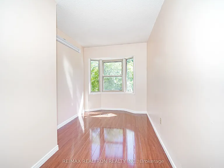 25 Cardwell Ave #24 — Photo 30