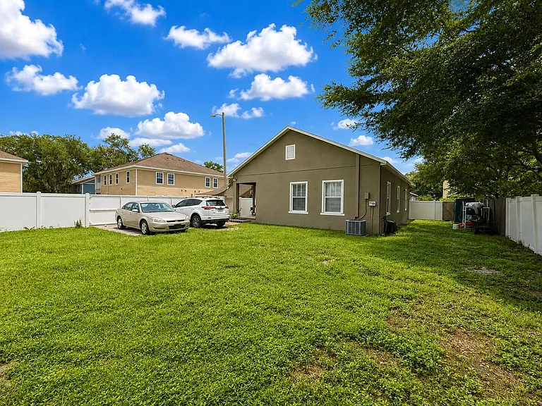 7605 N Dixon Ave — Photo 23