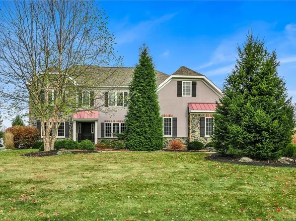 1694 Mountain View Dr, Bethlehem, PA 18015