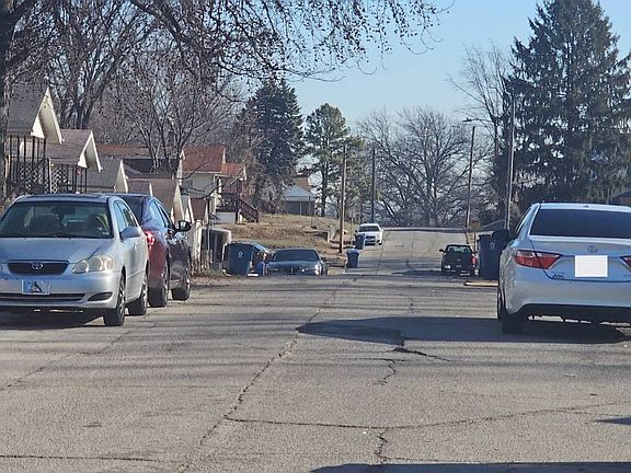 5th image of 4245 Ravenwood Ave