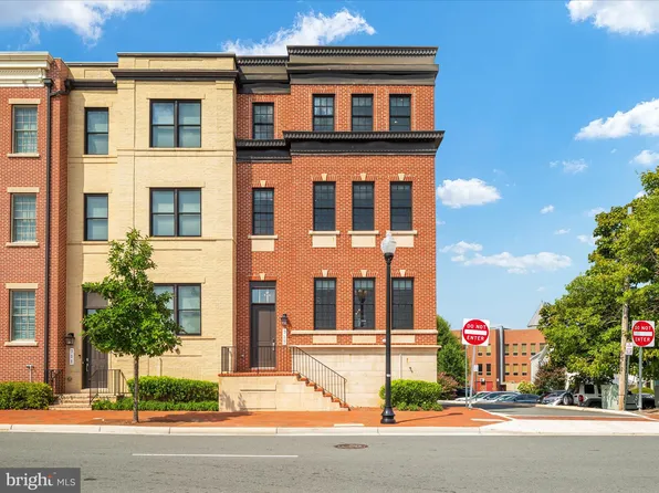 713 Monroe St, Herndon, VA 20170