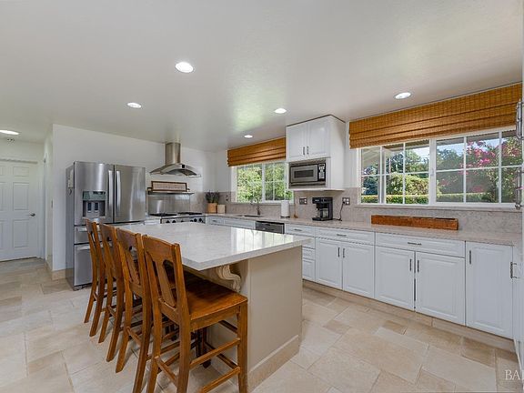 3rd image of 940 Bel Arbres Drive