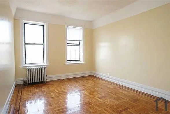 2446 Lyvere St — Photo 7